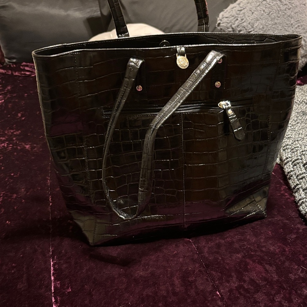 Elegant Black Crocodile-Embossed Tote Bag